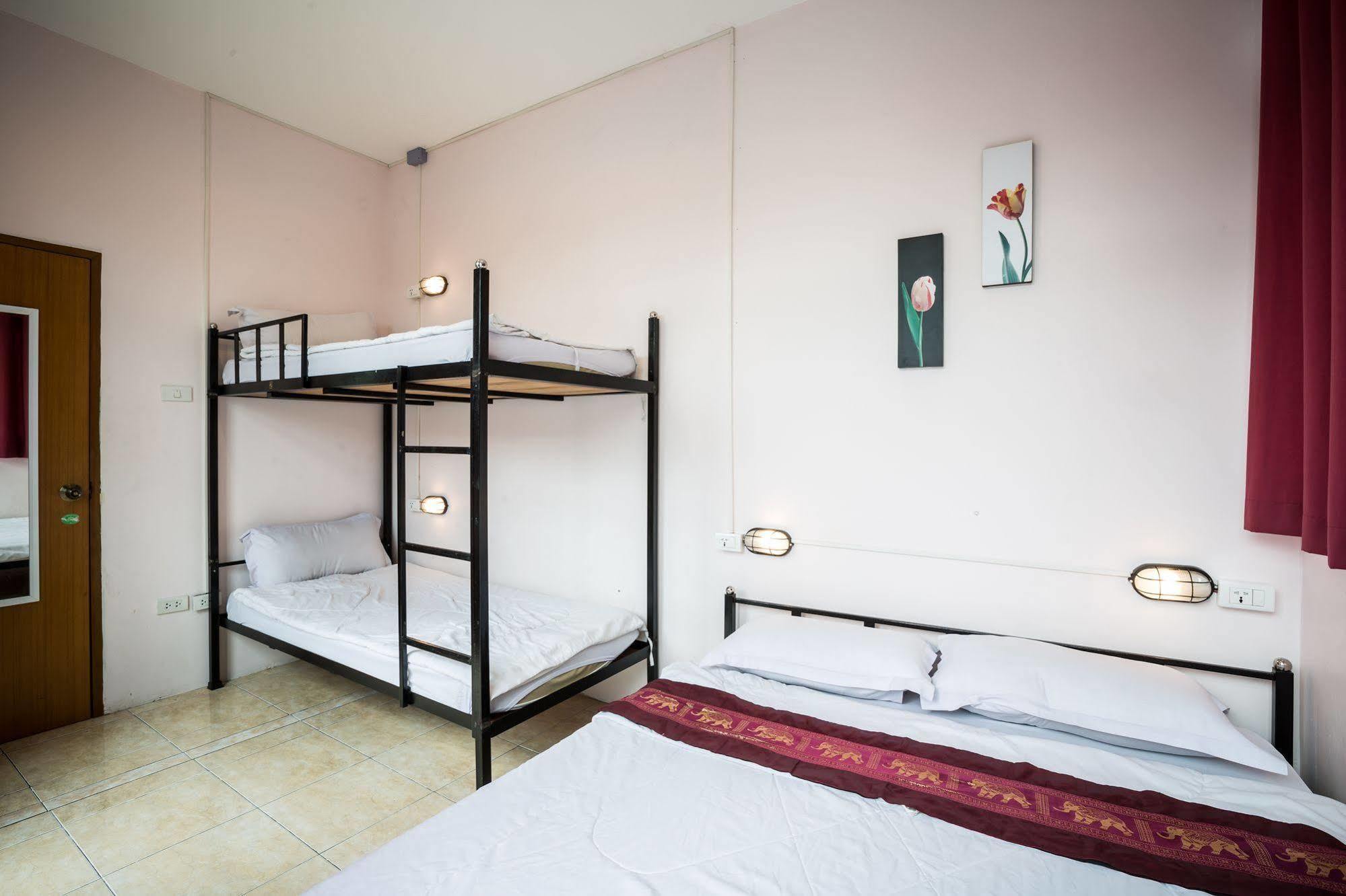 Orchid Hostel Bangkok Ngoại thất bức ảnh