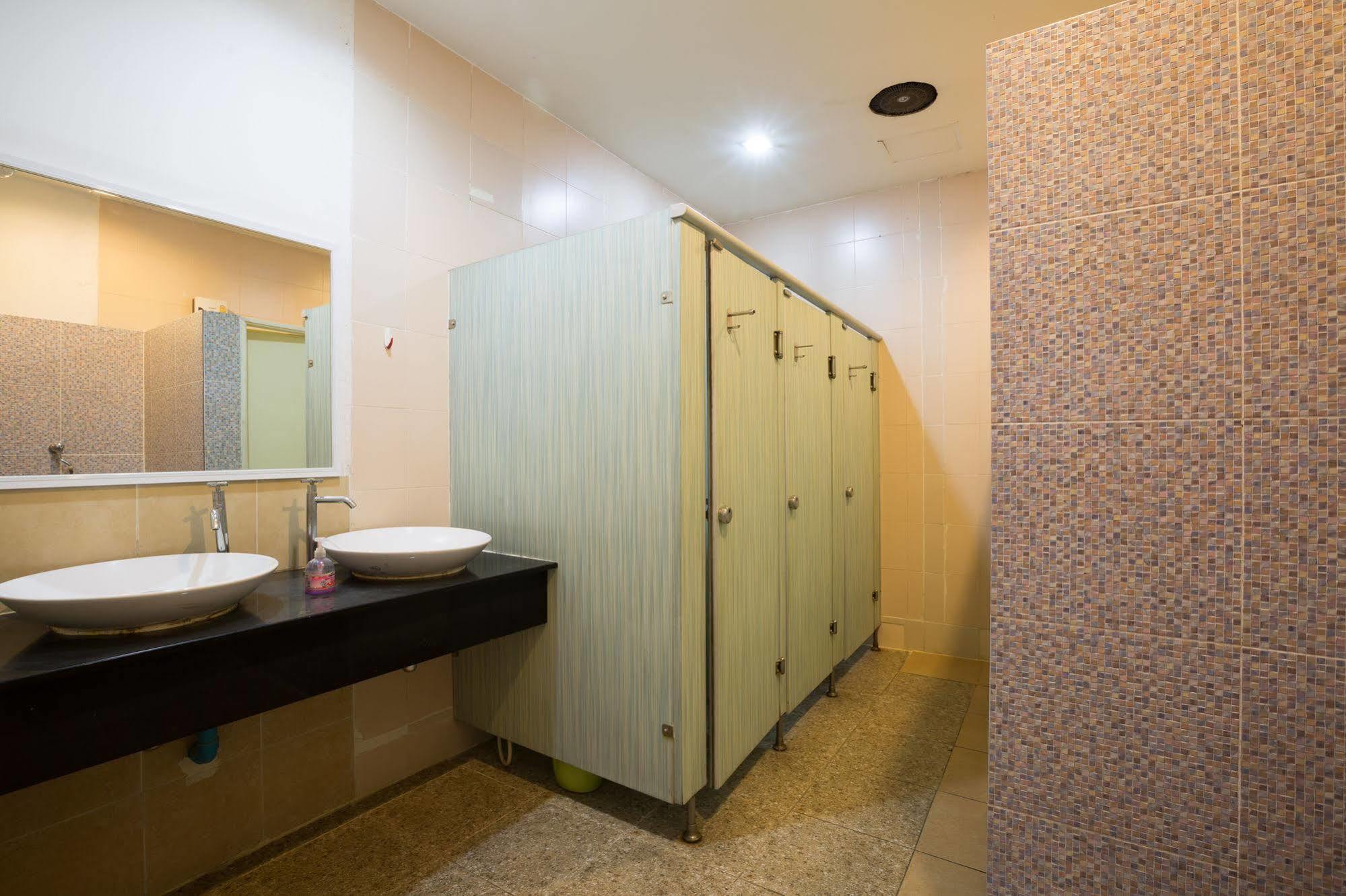 Orchid Hostel Bangkok Ngoại thất bức ảnh
